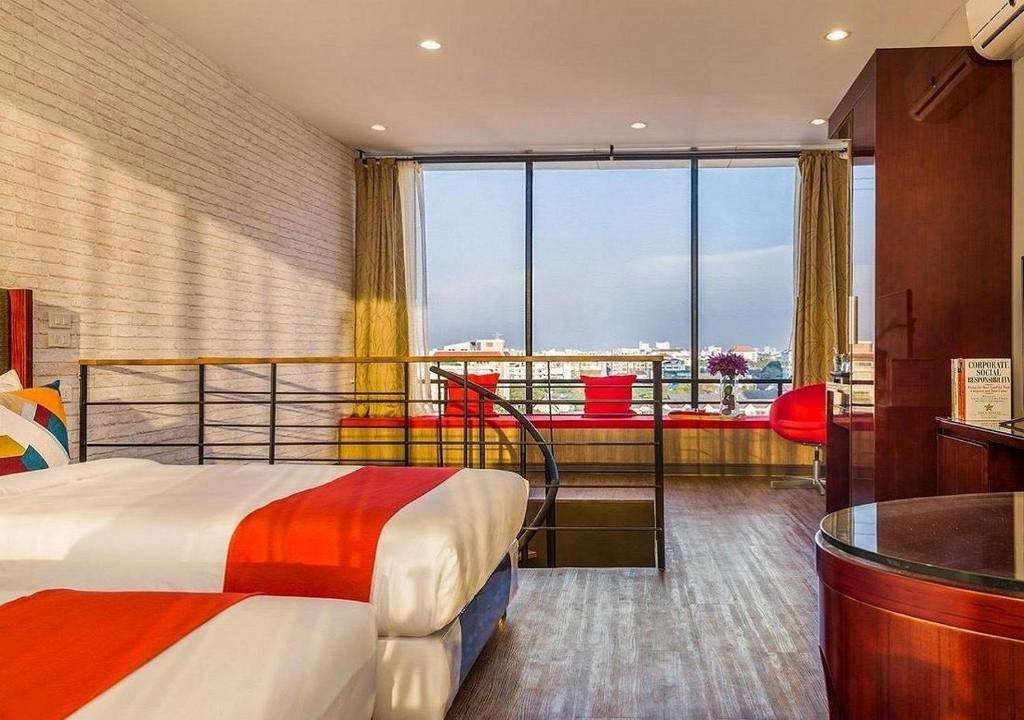 Ratchada Point Hotel